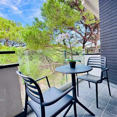 Noir - Free Breakfast & Brunch Until 13-00 - Vicinissimi A Mirabilandia Milano Marittima