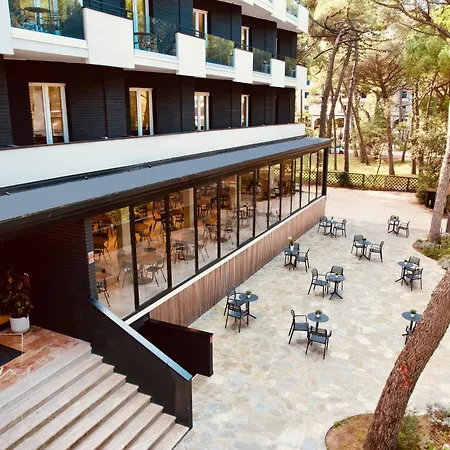 Noir - Free Breakfast & Brunch Until 13-00 - Vicinissimi A Mirabilandia 4* Milano Marittima
