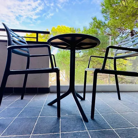 Noir - Free Breakfast & Brunch Until 13-00 - Vicinissimi A Mirabilandia Milano Marittima