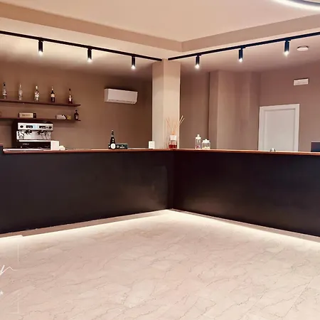 Otel Noir - Free Breakfast & Brunch Until 13-00 - Vicinissimi A Mirabilandia Milano Marittima